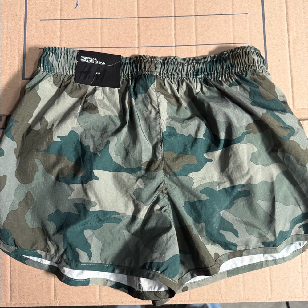 H&M Green Camo Men's Shorts - Picture 4 of 6